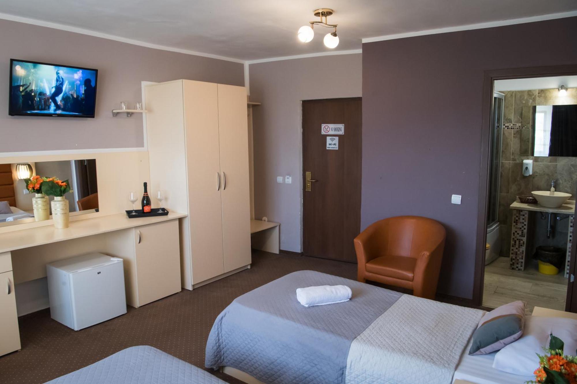 Mbi Travel Inn Craiova Exterior photo