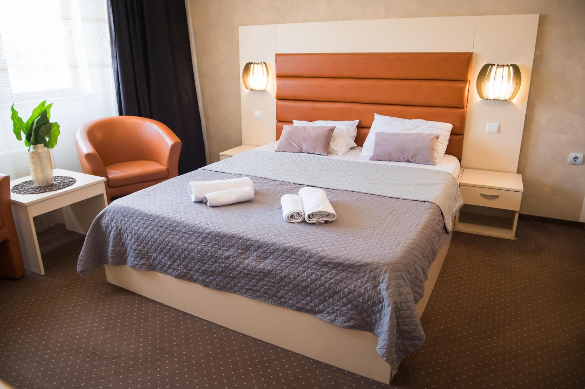 Mbi Travel Inn Craiova Exterior photo