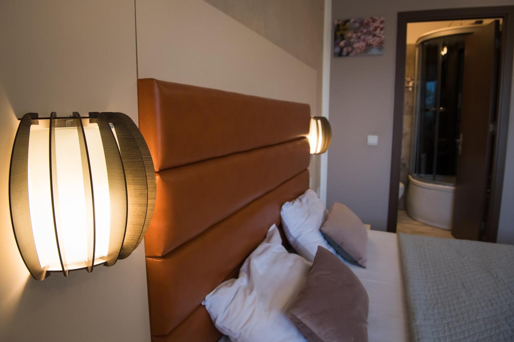 Mbi Travel Inn Craiova Exterior photo